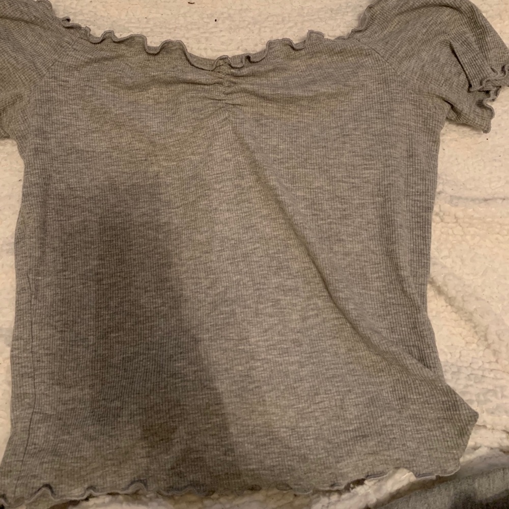 Grey top